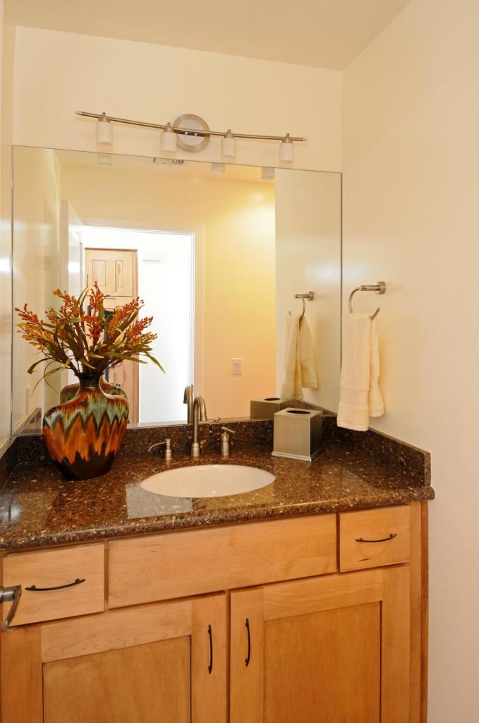 1300 W 5TH Street Unit 1012 - 6771444