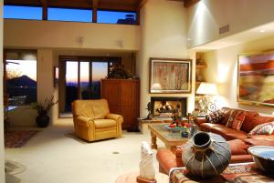 2454 SqFt - 3/3 bed/bath - $859,000