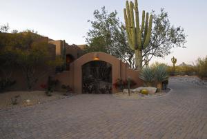 Pinnacle Peak Vistas home for sale