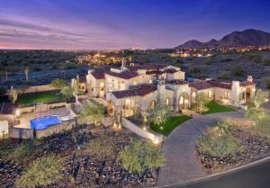 9300 SqFt - 5/7.5 bed/bath - $6,095,000