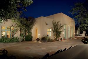 8324 SqFt - 5/6.5 bed/bath - $2,850,000
