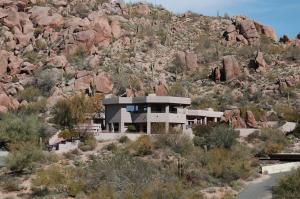 7700 SqFt - 5/8 bed/bath - $2,650,000