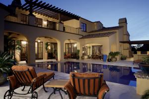 7670 SqFt - 5/5.5 bed/bath - $2,995,000