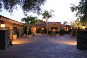 Pinnacle Peak CC home for sale