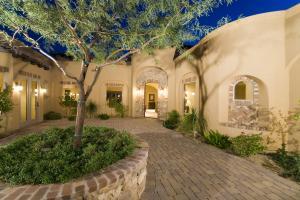 4300 SqFt - 4/3 bed/bath - $925,000