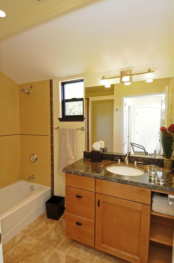 1300 W 5TH Street Unit 1007 - 6771487
