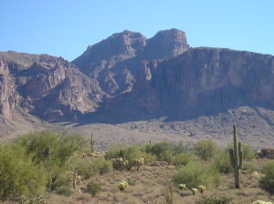 4000 APACHE Trail