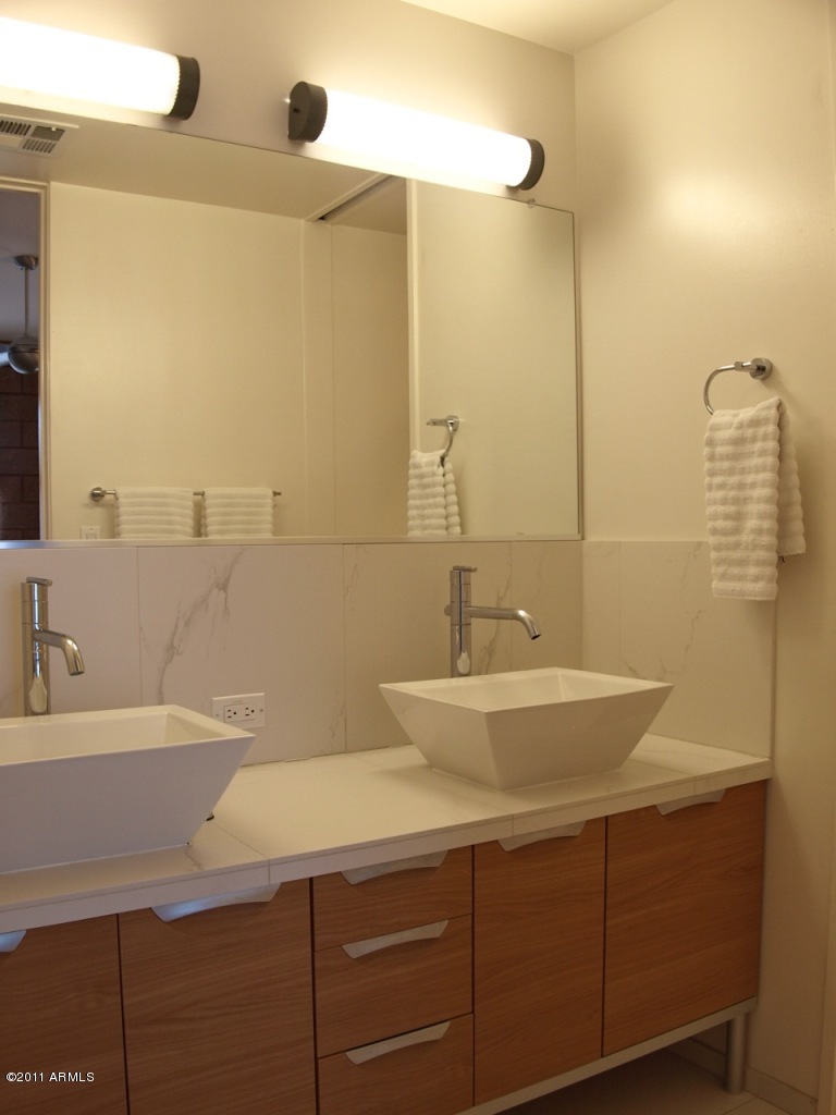 325 E PALM Lane Unit 104 - 6781096