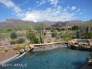 8086 GREYTHORN Drive