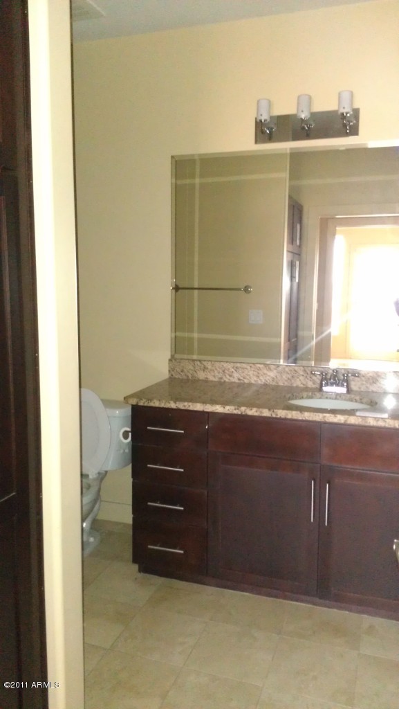 945 E Playa del norte -- Unit 2022 - 6784320