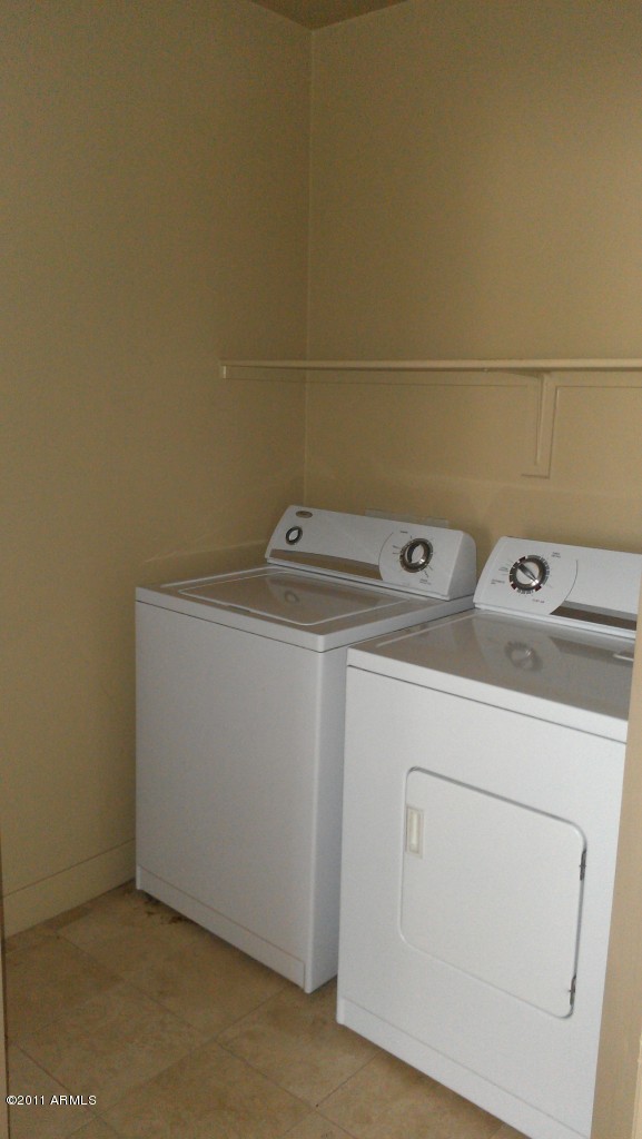 945 E Playa del norte -- Unit 2022 - 6784323