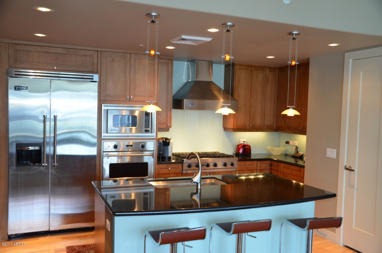 140 E RIO SALADO Parkway Unit 403 - 6786300