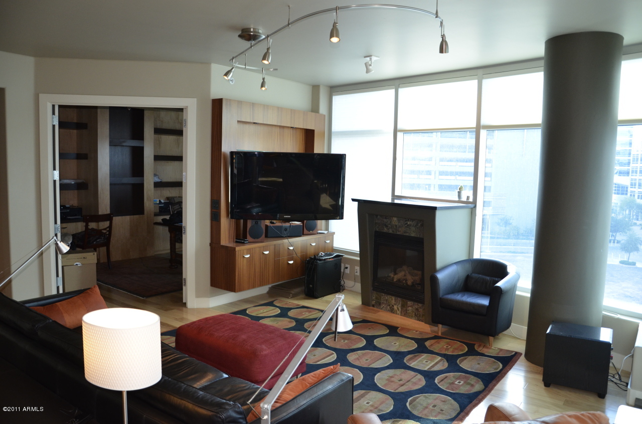 140 E RIO SALADO Parkway Unit 403 - 6786298
