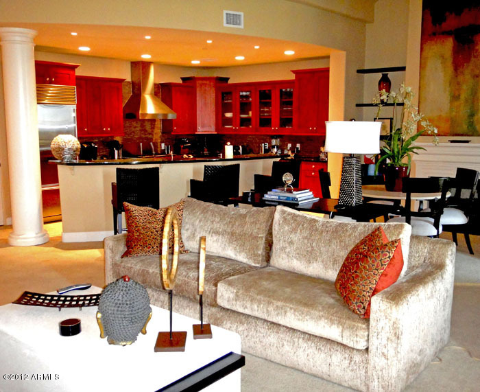 8  BILTMORE Estate Unit 305 - 6788678