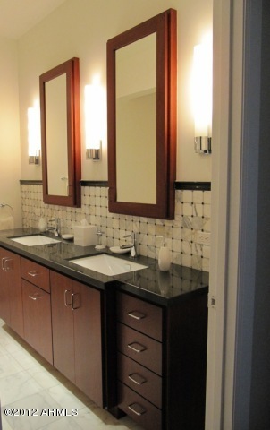 15215 N KIERLAND Boulevard Unit 934 - 6789196