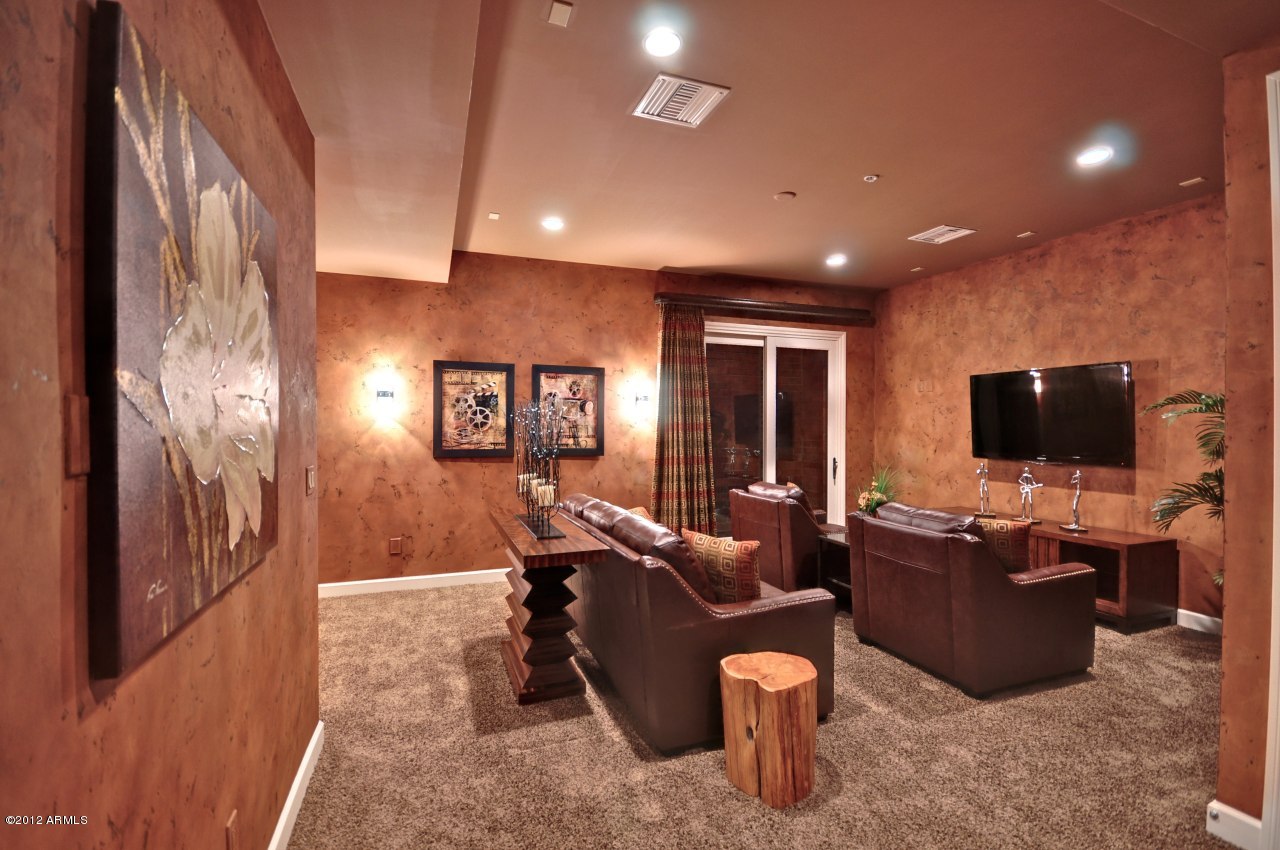 50 W Palm Lane - 6789058