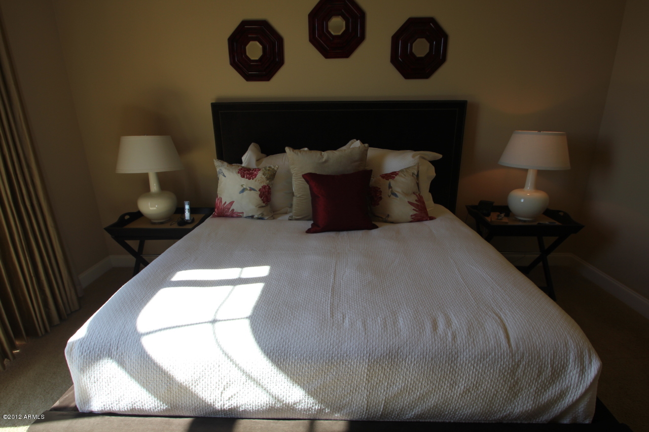 8  BILTMORE Estate Unit 305 - 6792841