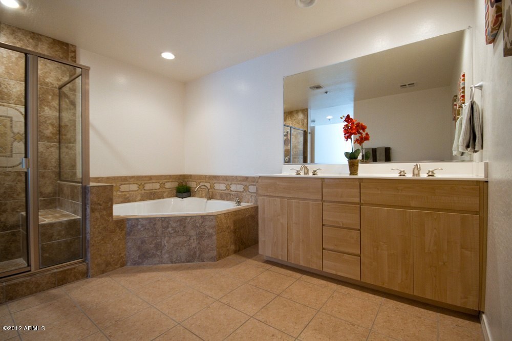 16 W Encanto Boulevard Unit 418 - 6796129