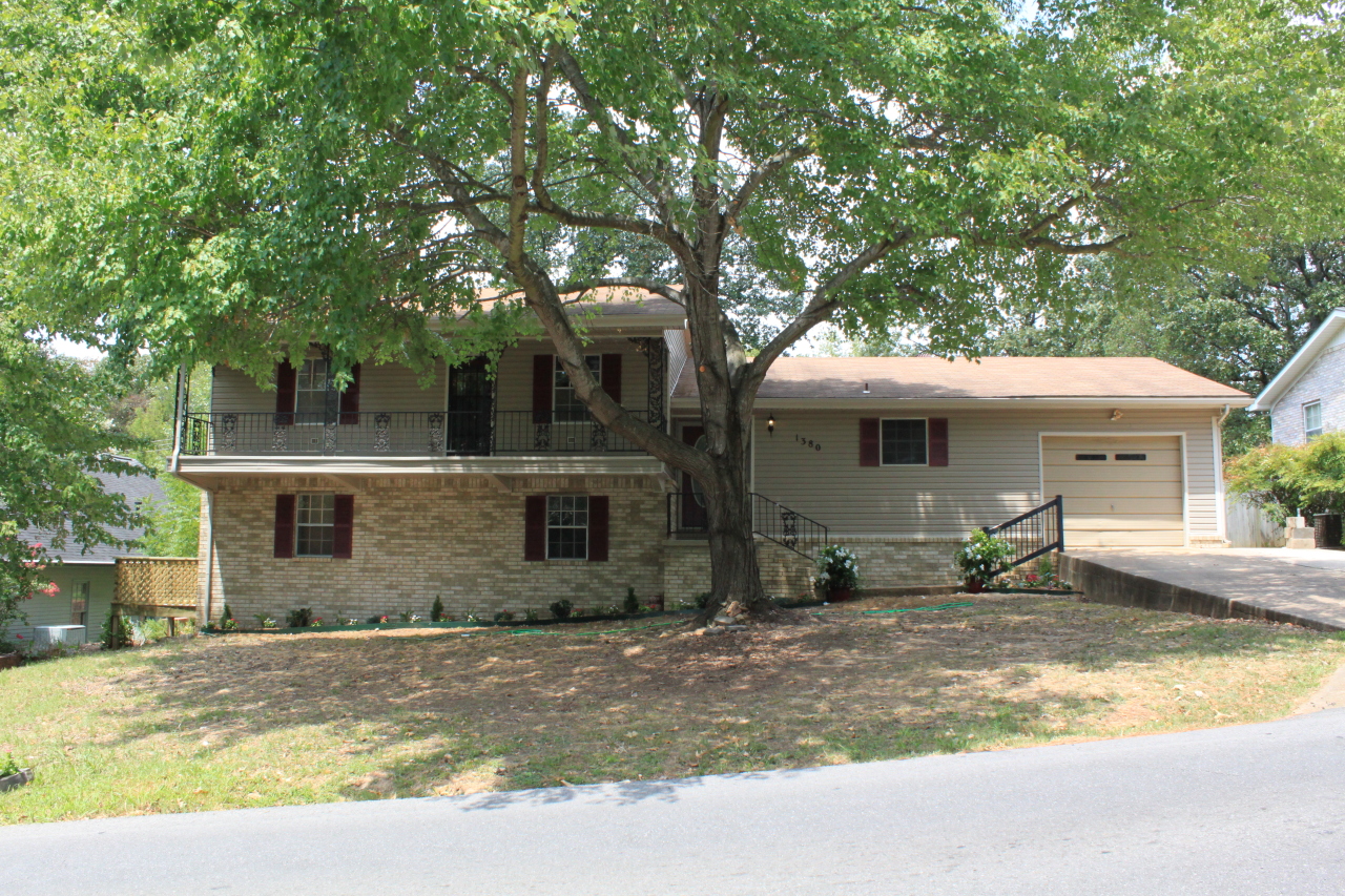 http://www.richrealty1.com/properties-search/details/?mlsnum=449615&aid=320&agt=0&anch=1&page=1&price=any&rangel=&rangeh=&propertytype=any&city=any&county=any&zipcode=any&bedrooms=any&bathrooms=any&sqft=any&acres=any