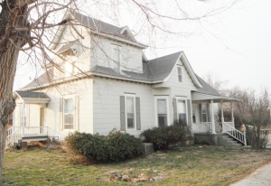 535 REDWOOD DR