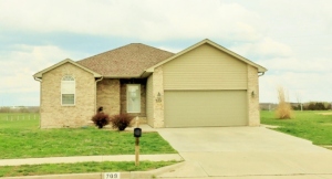 709 KENNETH LN