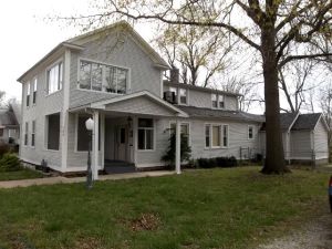 300 W 7TH ST