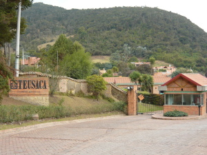 Casa / Venta / Bogota / La Calera / FLEXMLS-10-69
