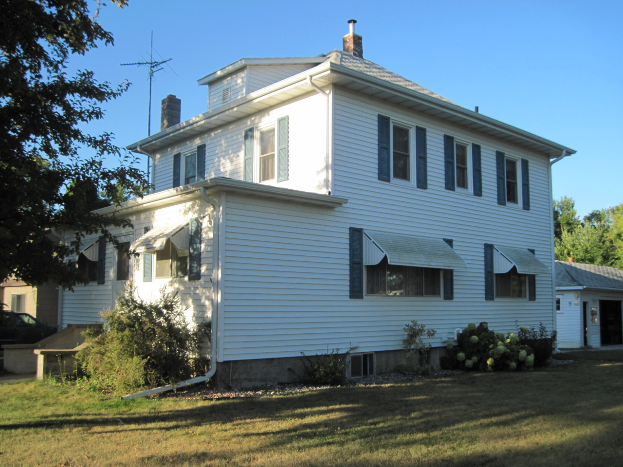 Front/side view