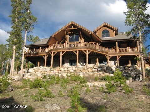 Front view of home