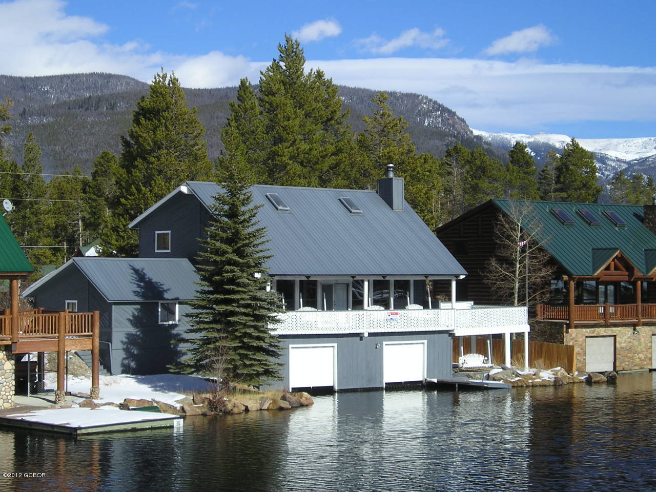 Rare Lakefront Gem right on the Water