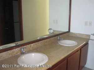 FRANQUICIA MASTER COLOMBIA Departamento en Venta en Interlomas en Huixquilucan Código: 11-17 No.3
