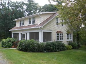 Craftsman home, No community, minutes from lakes