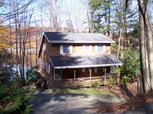 covered porch,/free standing propane FP, Living/dining, central air