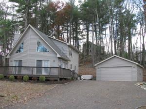 Immaculate Chalet, 2 car detached garage