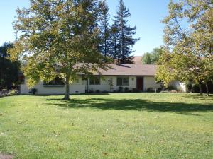 1517  Monarch