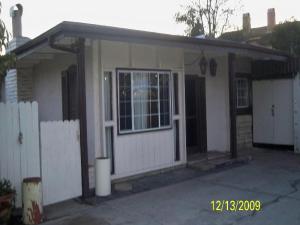 1043  Plum