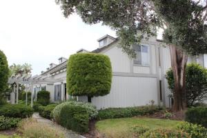 220  ELM AVE