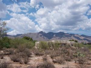 2420 E Camino Miraval  Tucson Arizona 85718