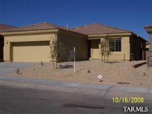81 E Calle Vivaz  Green Valley Arizona 85614