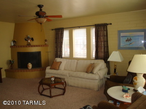 343 W Camino Del Sonador  Green Valley Arizona 85614