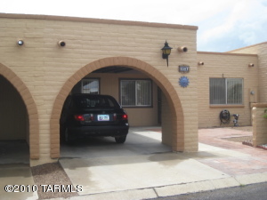 1387 W Camino Tolteca  Green Valley Arizona 85622