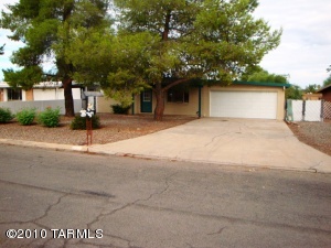 2033 N Cloverland  Tucson Arizona 85712
