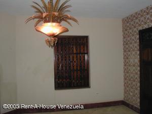 JUSMERI ESPINA Casa En Venta En Maracaibo - Avenida Baralt C&oacute;digo FLEX: 05-5838 No.5