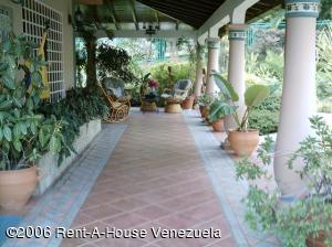 OSMAR GOMEZ Casa En Venta En Maracay - El Castaño C&oacute;digo FLEX: 06-1545 No.0