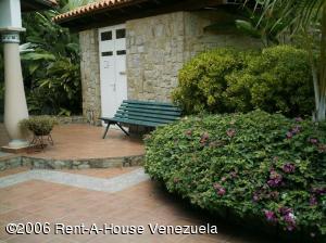OSMAR GOMEZ Casa En Venta En Maracay - El Castaño C&oacute;digo FLEX: 06-1545 No.2