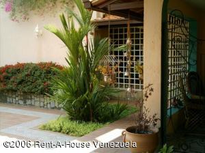 OSMAR GOMEZ Casa En Venta En Maracay - El Castaño C&oacute;digo FLEX: 06-1545 No.9