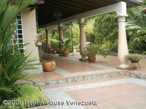 OSMAR GOMEZ Casa En Venta En Maracay - El Castaño C&oacute;digo FLEX: 06-1545 No.1