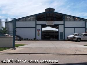 Rent A House Estela Beatriz P�rez Franquicia Personal - Valencia Estado Carabobo - Venezuela  www.alquilovendoinmuebles.com Galpon - Deposito Venta Guacara Centro FLEXMLS-06-3026