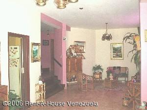 OSMAR GOMEZ Casa En Venta En Maracay - El Castaño C&oacute;digo FLEX: 06-5526 No.2