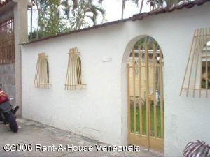 OSMAR GOMEZ Casa En Venta En Maracay - El Limon C&oacute;digo FLEX: 06-5954